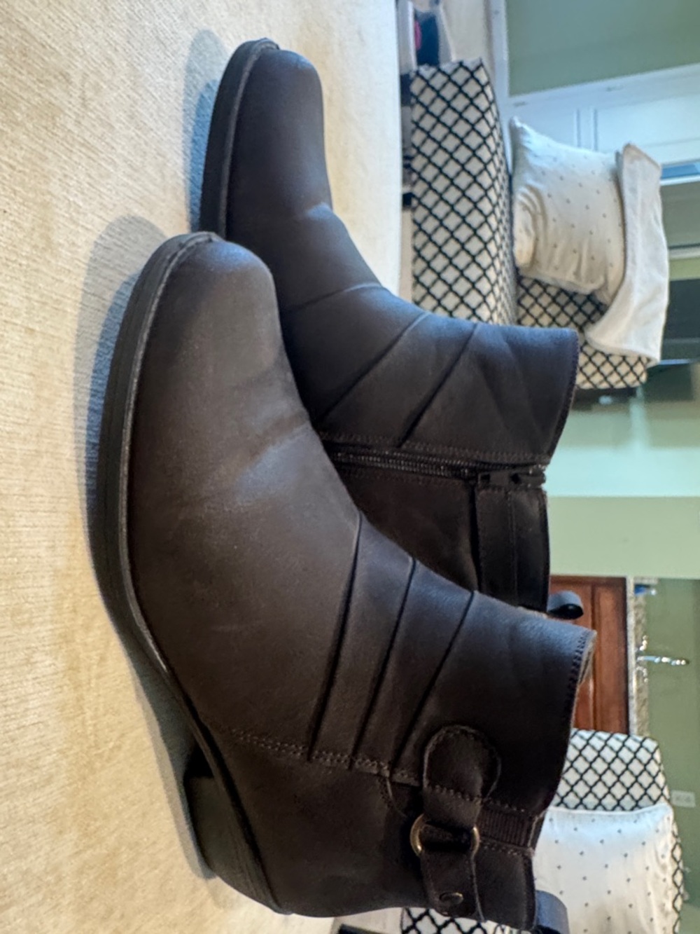 easy street Black Ankle Booties - Picture 4 of 5